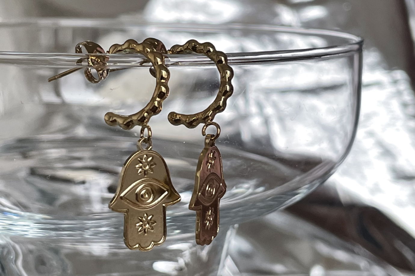 Мини серьги-кольца с изображением «Хамса»