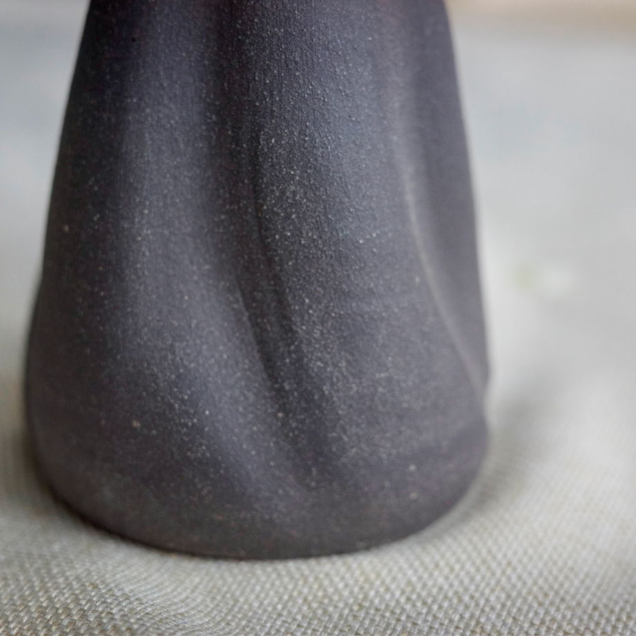 Ваза керамическая ручной работы маленькая "Вулкан"