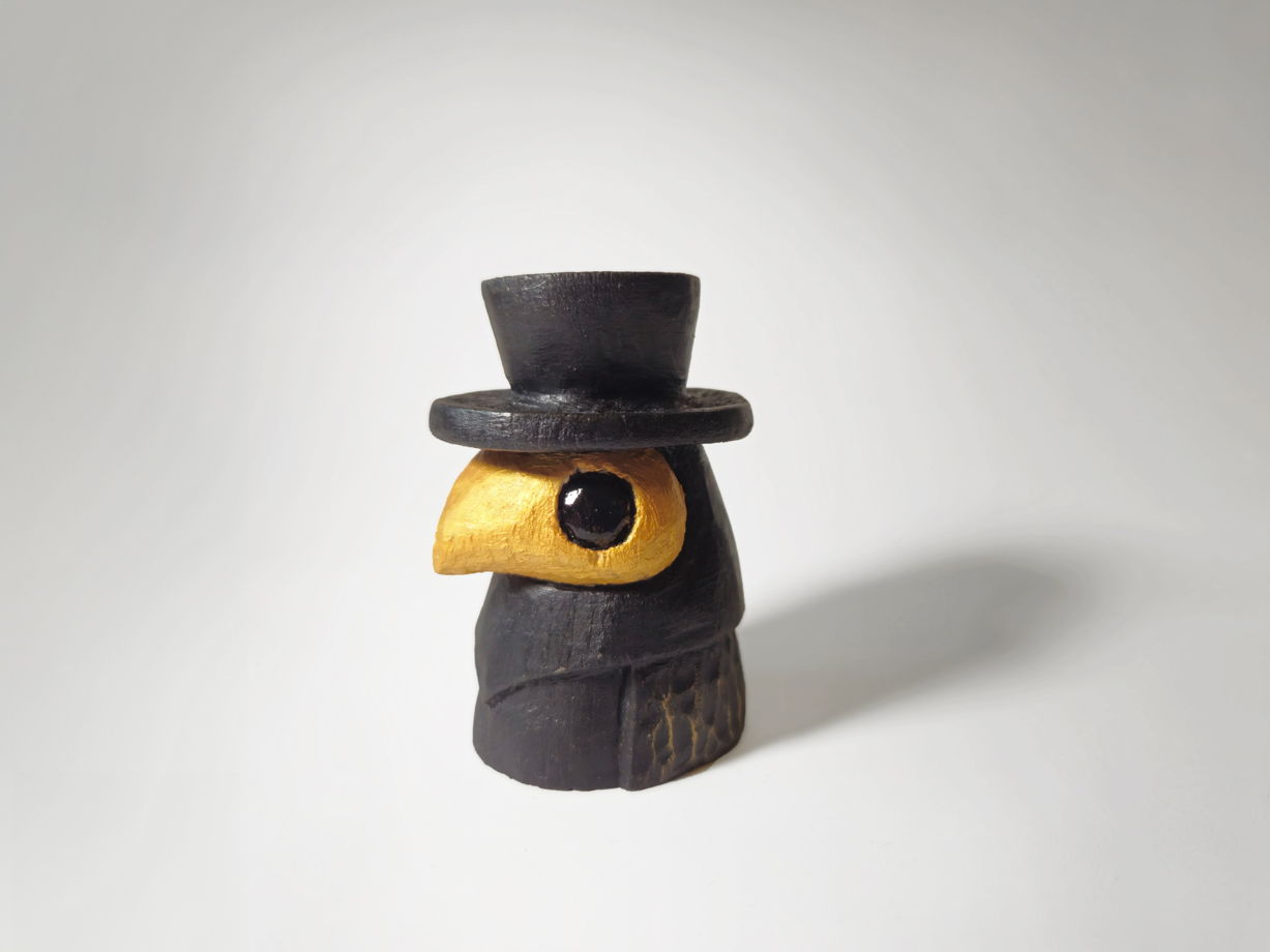 Деревянные статуэтки "Чумной доктор"