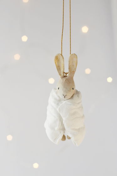 Авторская елочная игрушка "Сонька в одеялке", кролик цветом беж