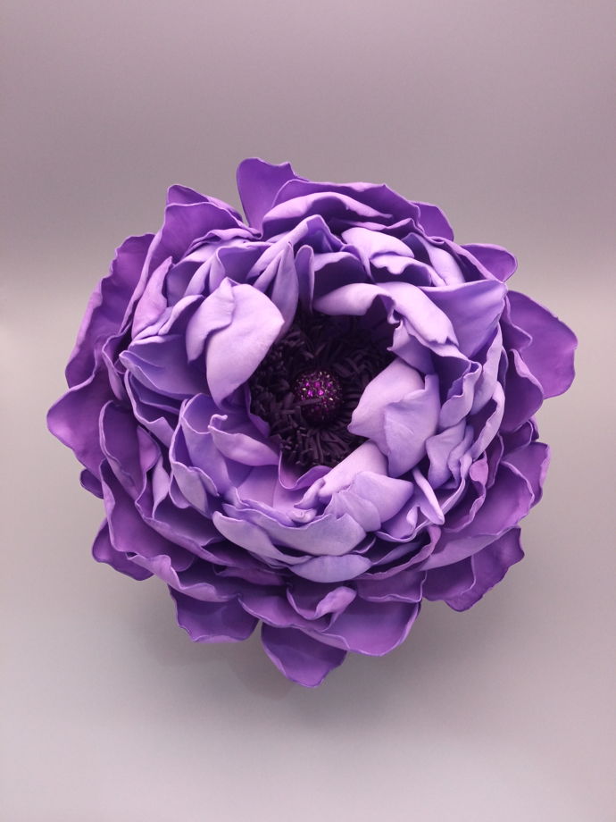 Большая брошь-пион в фиолетовых оттенках из фоамирана