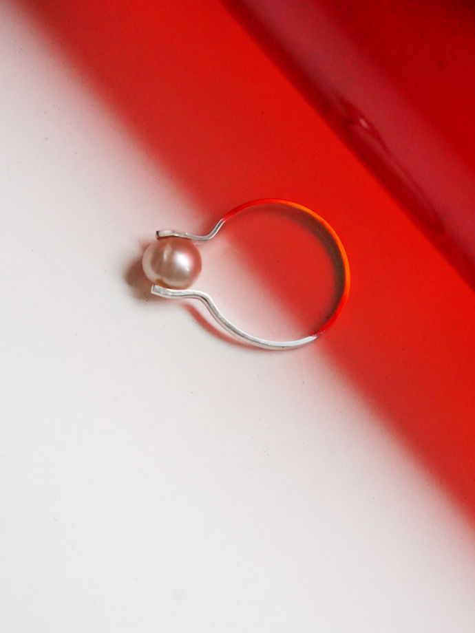 Серебряное кольцо с речным жемчугом
