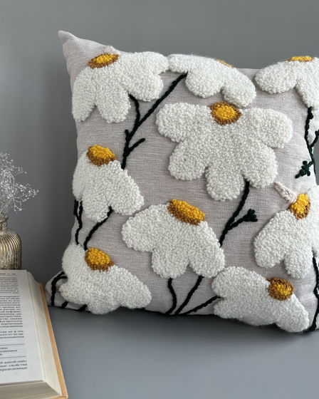 Декоративная подушка с ковровой вышивкой, 40х40