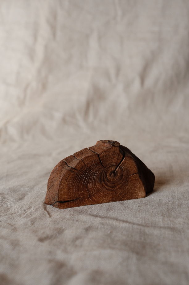 Миниатюрная ваза из дуба