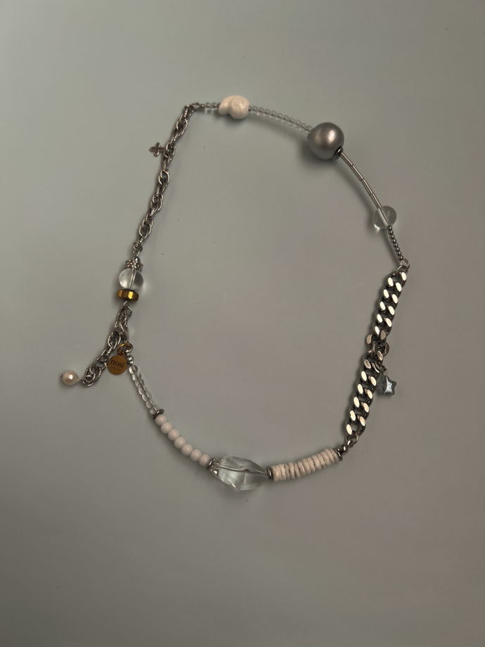 Колье с цепями и ракушкой