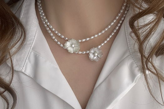 Колье ручной работы из натурального жемчуга с подвеской Flowers (цвета на выбор)