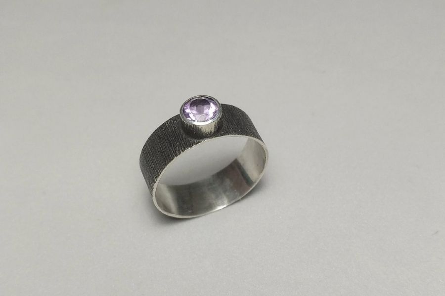 Перстень с аметистом "Магия гор", серебро, размер 17