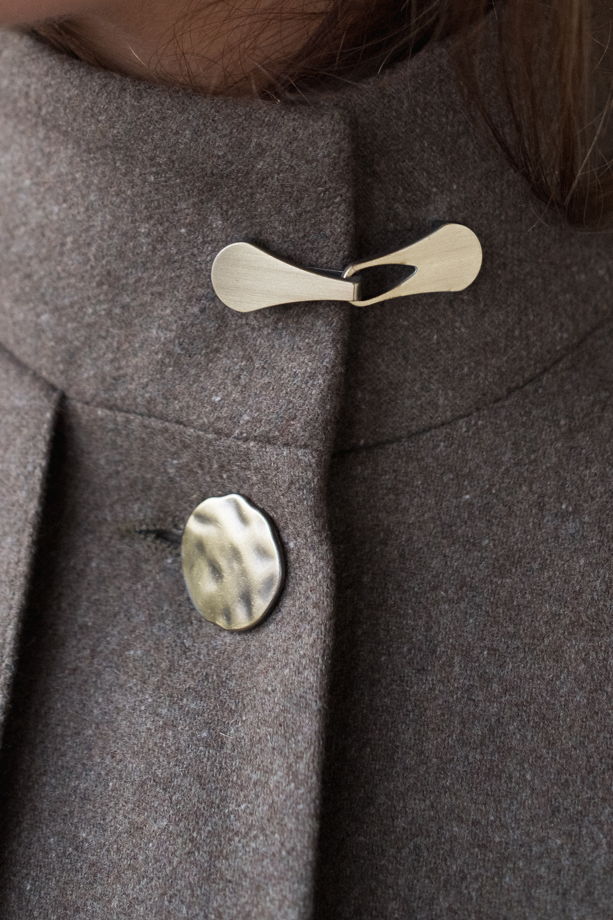 Фланелевое полупальто "ТРИНИТИ" цвета тауп хаки с вышивкой