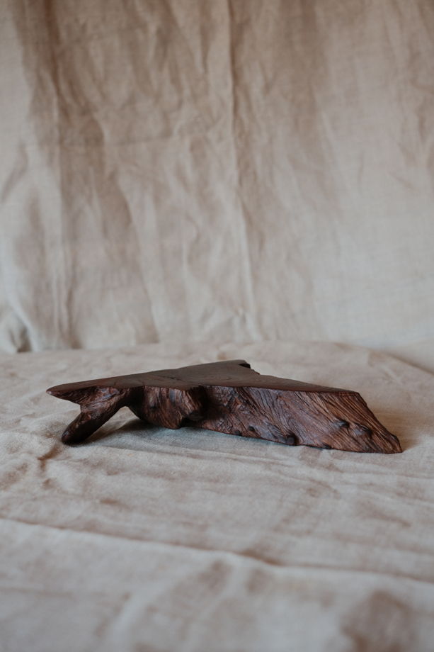 Интерьерный акцент из спила корня можжевельника