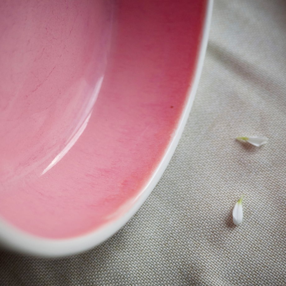 Миска бело-розовая ручной работы "Colors"