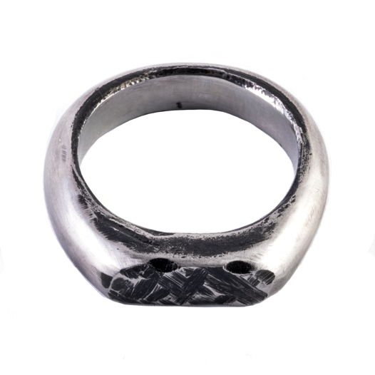 кольцо печатка "Proin"  с черненой фактурой ювелирная нержавеющая сталь.