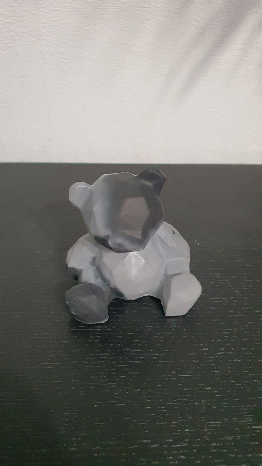 Статуэтка полигональный медвежонок из бетона