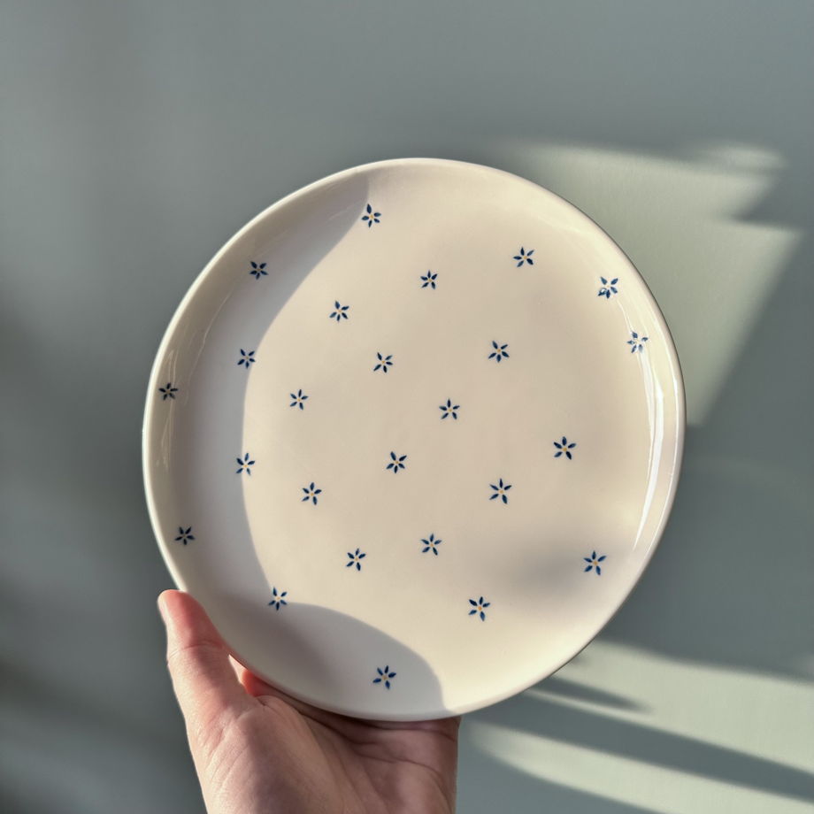 Тарелка белая плоская с росписью ручной работы, "Лён"