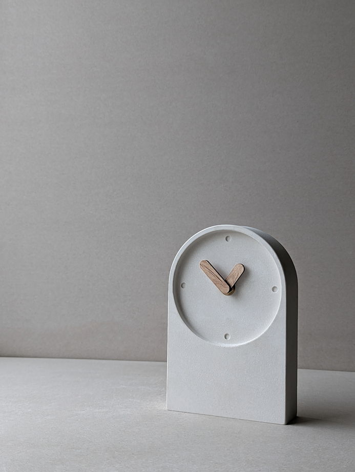 Настольные часы из бетона MERIT в дизайнерской коробке
