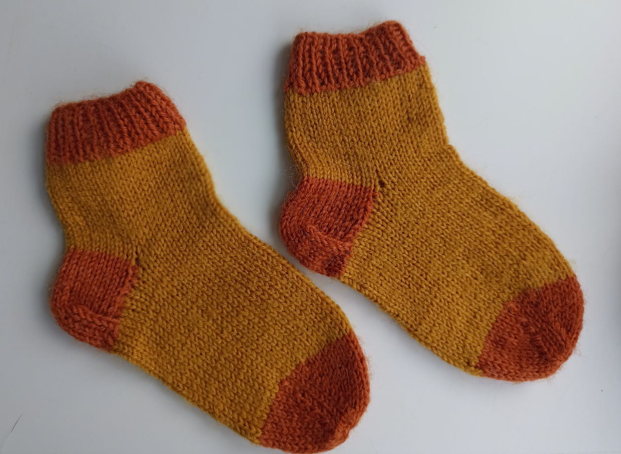Вязаные носочки для малышей 9-12 месяцев