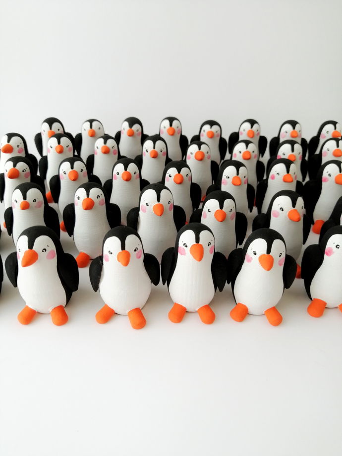 Авторская декоративная елочная игрушка из дерева "Пингвин"