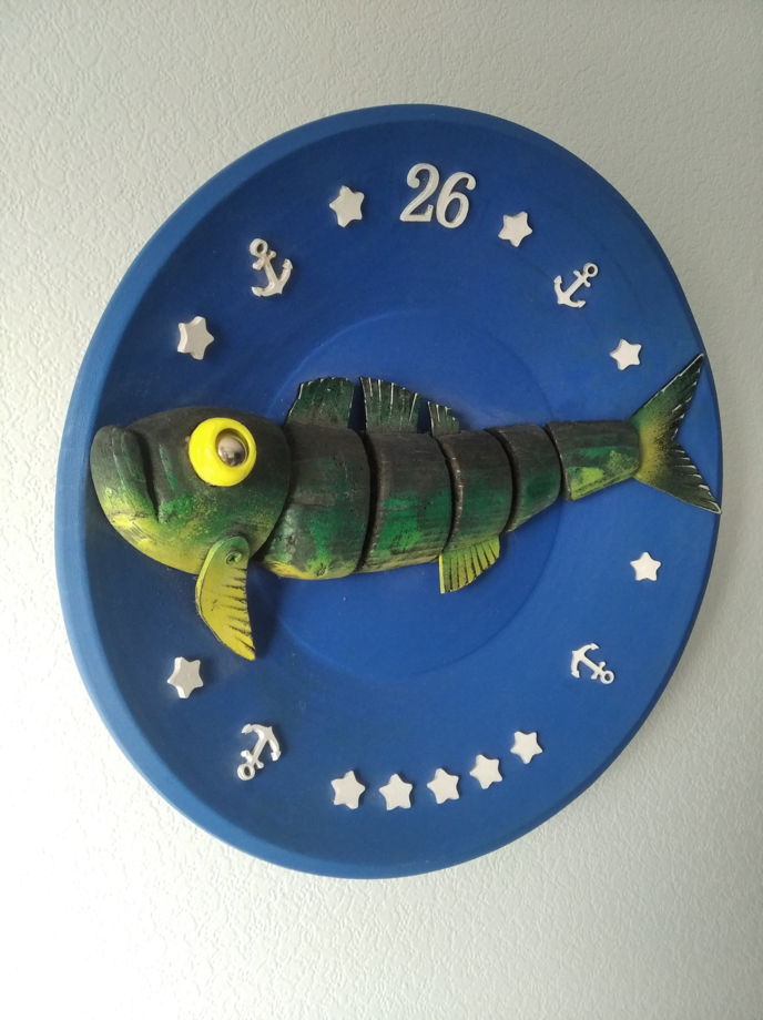Рыба № 26 Рыба на деревянной тарелке