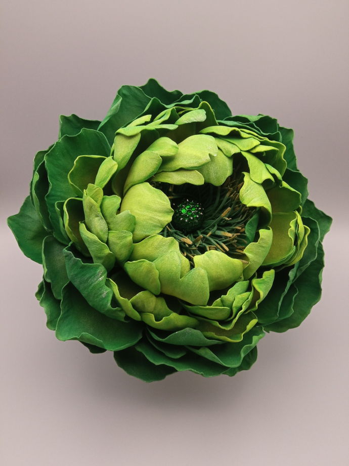 Большая брошь-пион в травяных оттенках из фоамирана