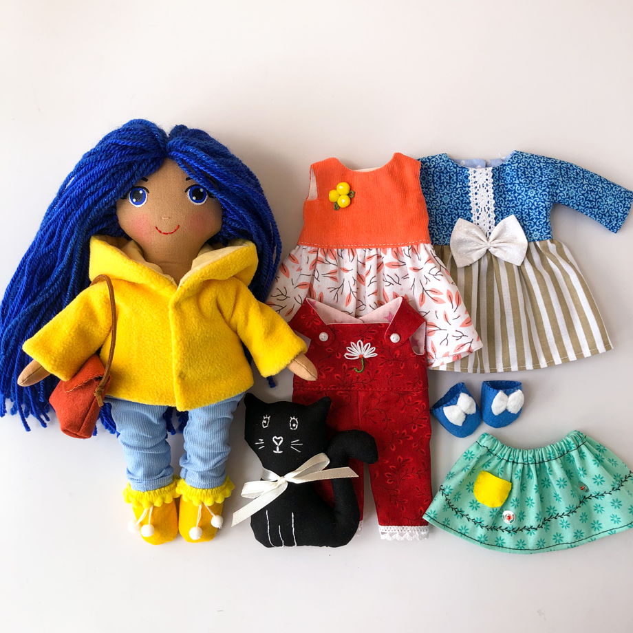 Текстильная игровая кукла с одеждой "Коралина"