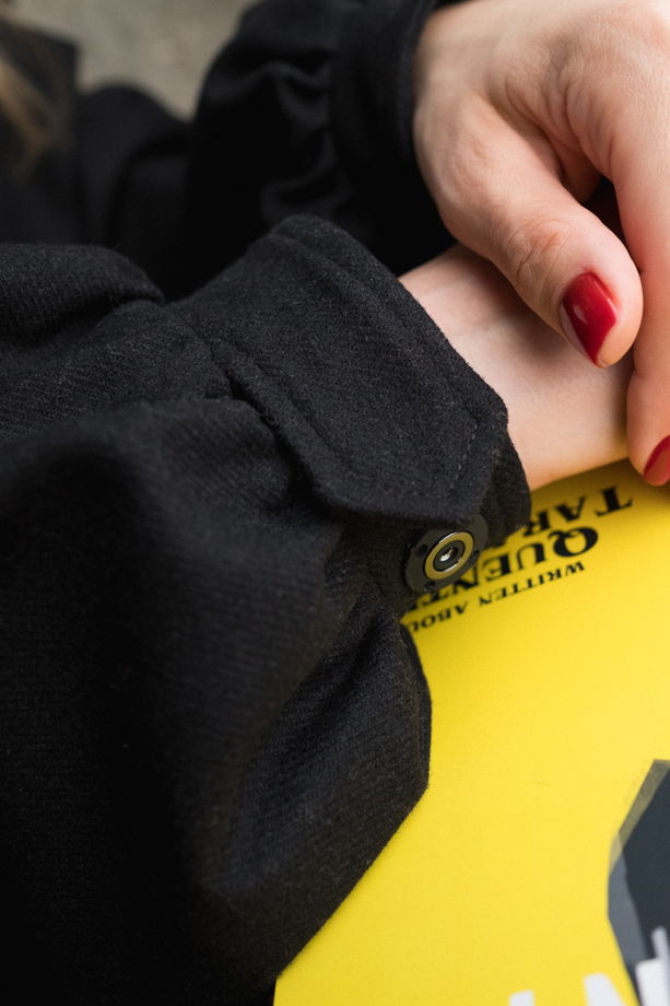 Фланелевое полупальто "МИА" черного цвета с вышивкой