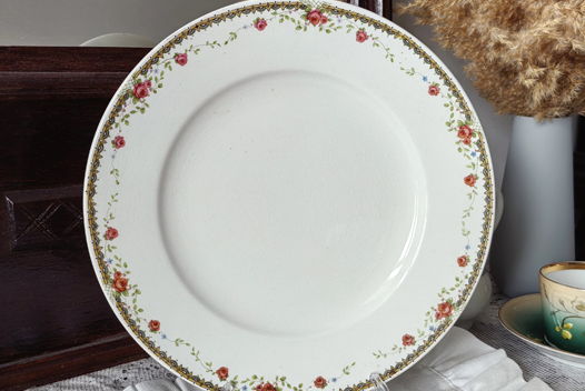 Тарелка Розовая гирлянда, Villeroy & Boch, Метлах, Германия, 1874-1909 гг.