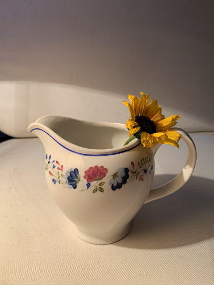 Молочник British House фарфоровый с цветочным узором