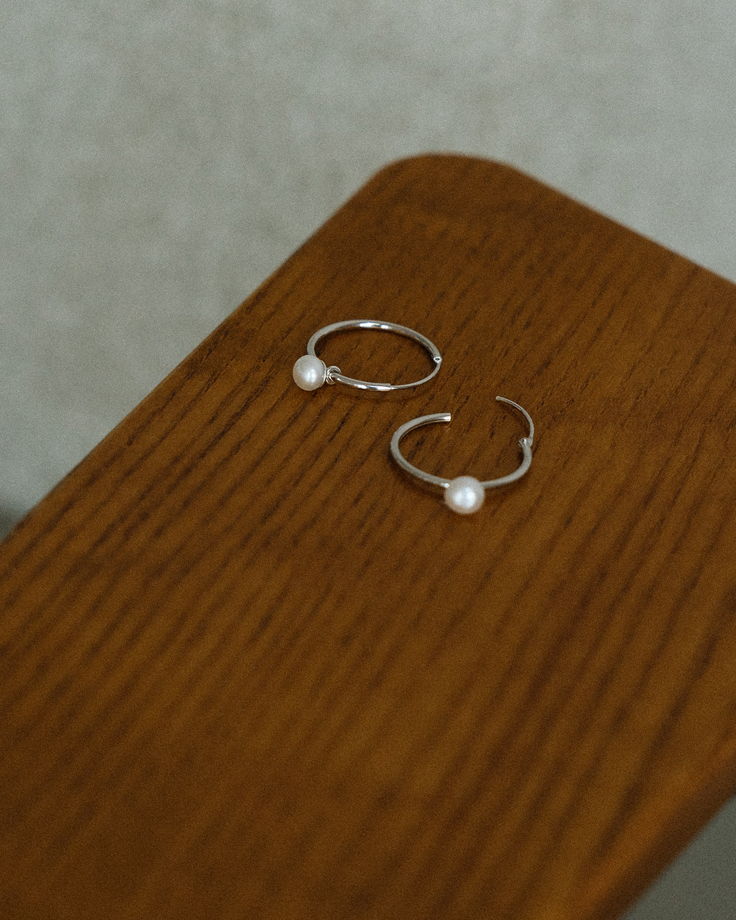 Серьги-кольца с белым жемчугом