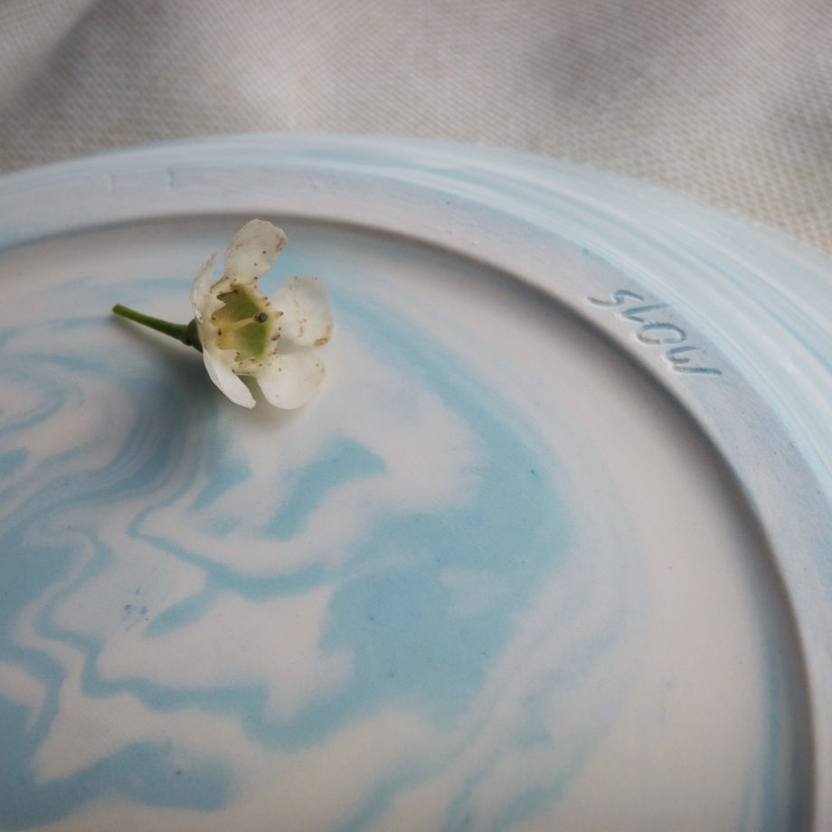 Тарелка глубокая бело-голубая, "Нерияги"