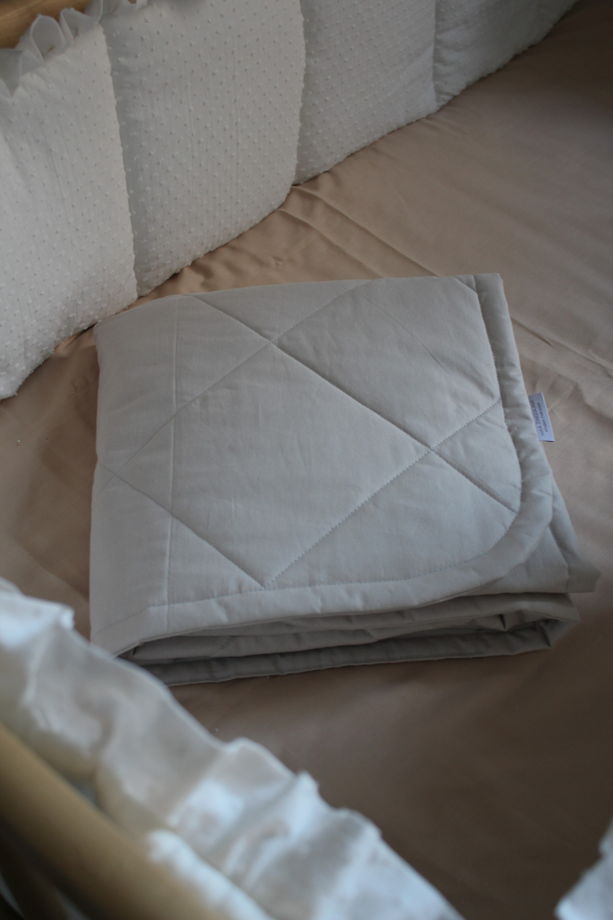 Двустороннее одеяло в кроватку. Размер 90/120см
