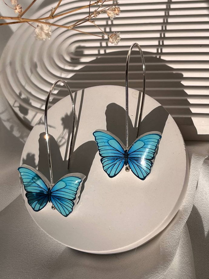Серебряные серьги с голубыми бабочками из полимерной глины ручной работы