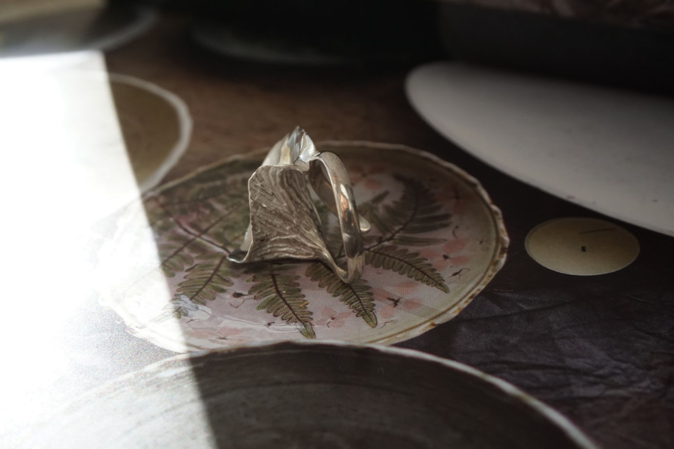 Серебряное кольцо с гладко отполированным бутоном "Вьюнок"
