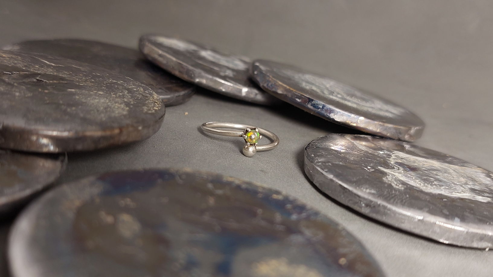 Серебряное кольцо с опалом "Королевна", размер 14 - 17
