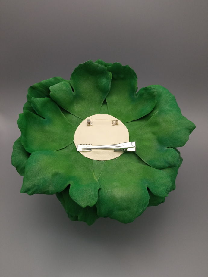 Большая брошь-пион в травяных оттенках из фоамирана