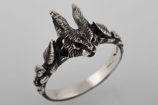 «Заяц в листьях» серебряное кольцо