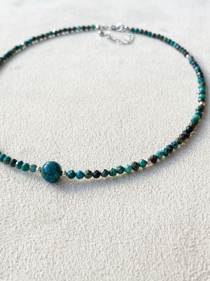 Чокер из хризоколлы