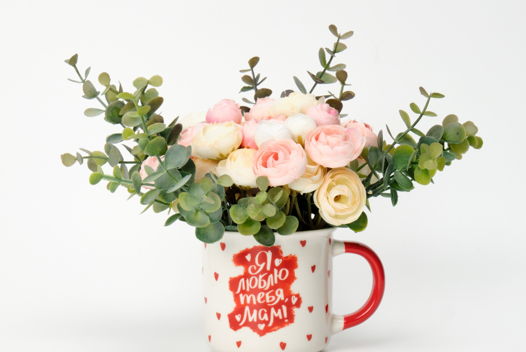 Цветочная композиция "Я люблю тебя, мам"