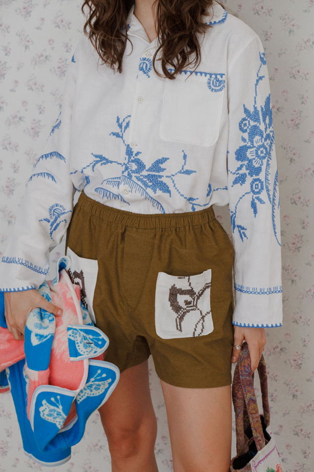 Белая Рубашка с Синей Вышивкой 1/White with Blue Embroidery Long Sleeve Shirt 1