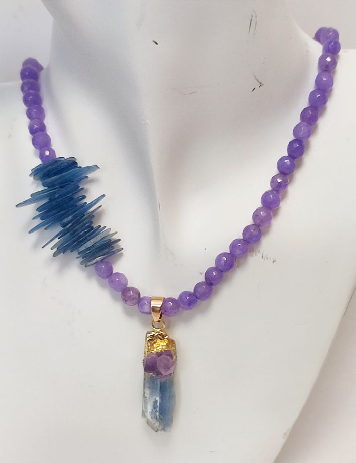 Колье с аметистом и кианитом