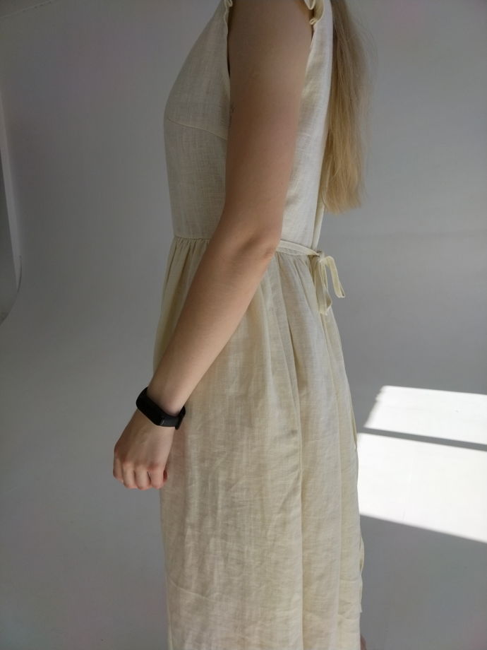 Льняное платье с крылышками