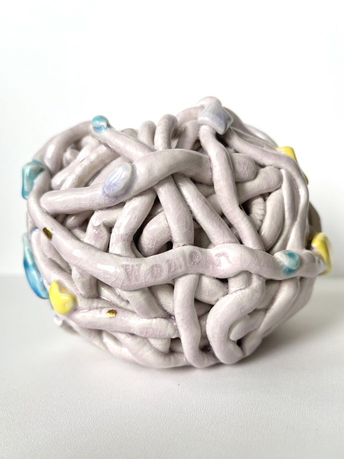 Керамическая скульптура-ваза Women holding things