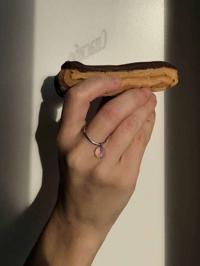 Кольцо с подвесной стеклянной бусиной Handy Candy