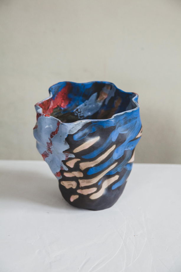 Керамическая ваза ручной лепки