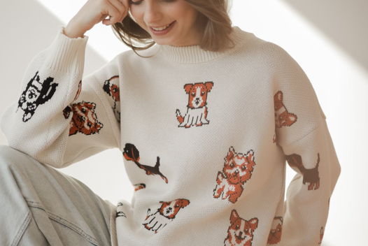 Свитер с собаками