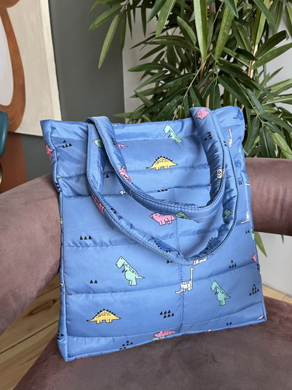 Стеганная сумка шопер на молнии синяя с динозаврами