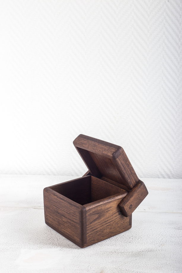 Коробочка из дуба для хранения "Кубик"