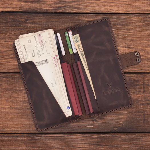 Тревел-холдер из натуральной кожи Патонг на 4 паспорта. Цвет - шоколад