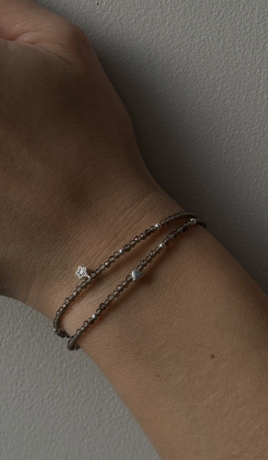 Браслет из натуральных камней со звездочкой