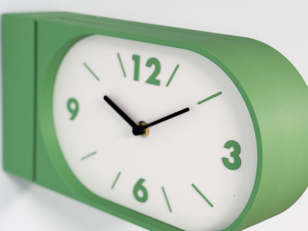 Настенные двусторонние часы, зелёная трава