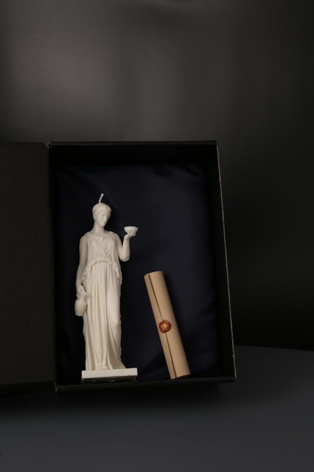 Свеча скульптура "Геба"