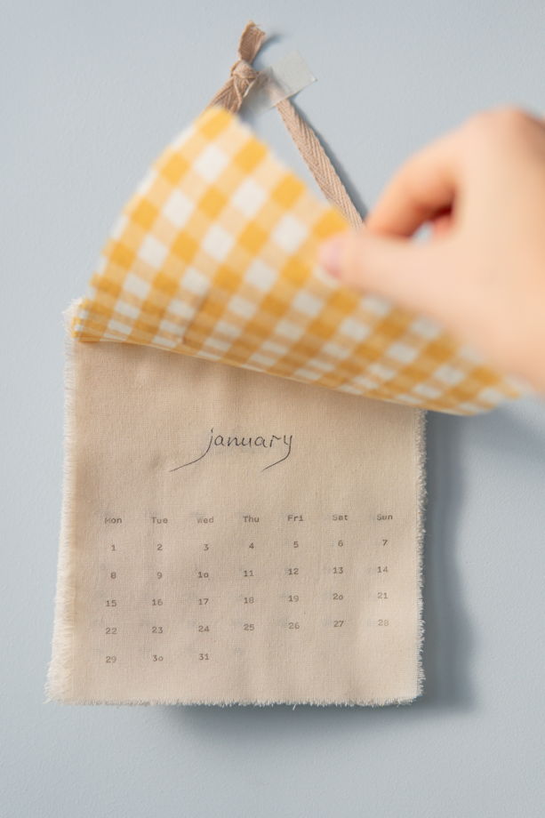 Текстильный календарь на 2024 год из натурального хлопка, обложка желтая клетка